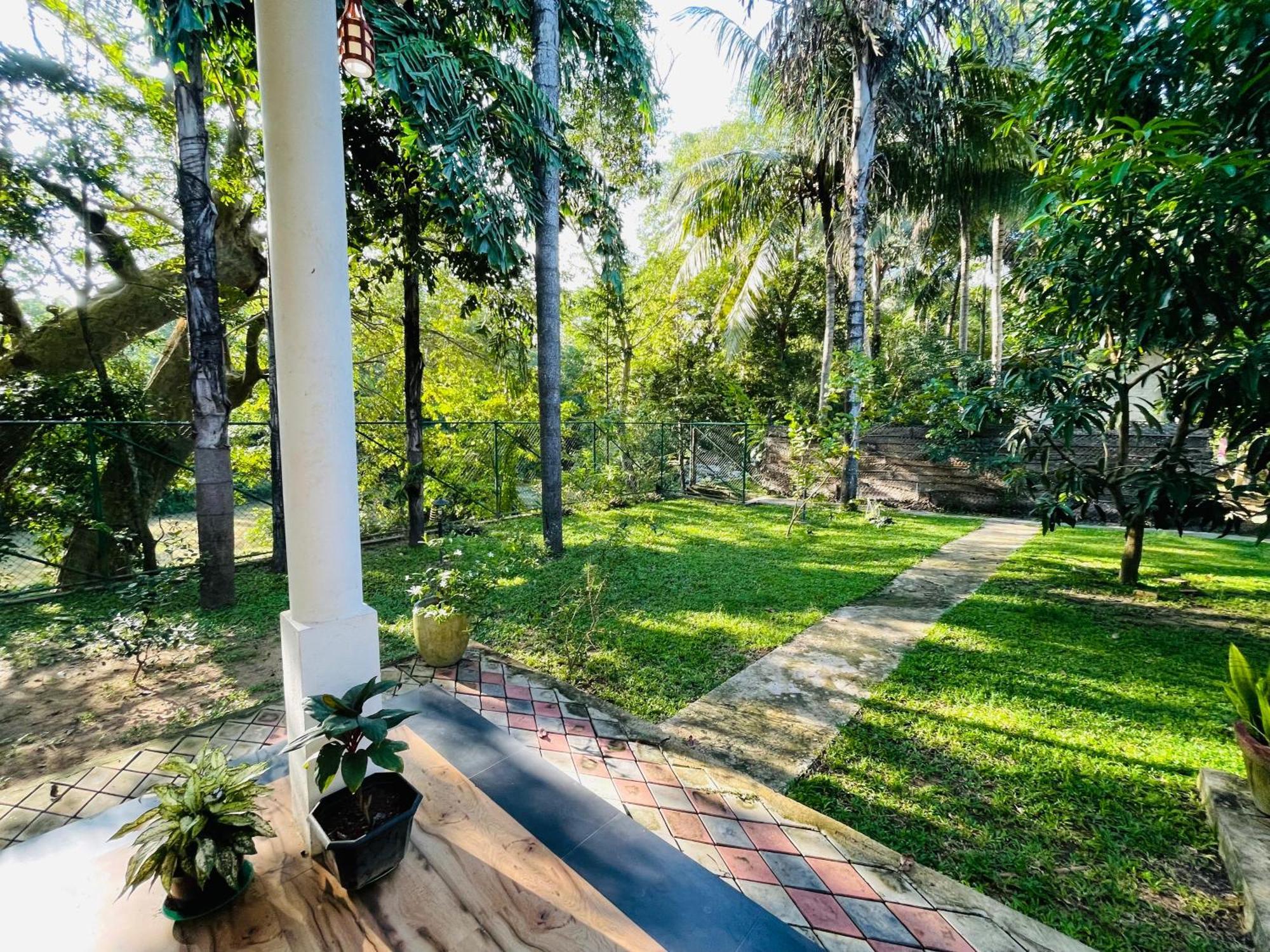 Yala Safari River View Hotel Tissamaharama Eksteriør bilde