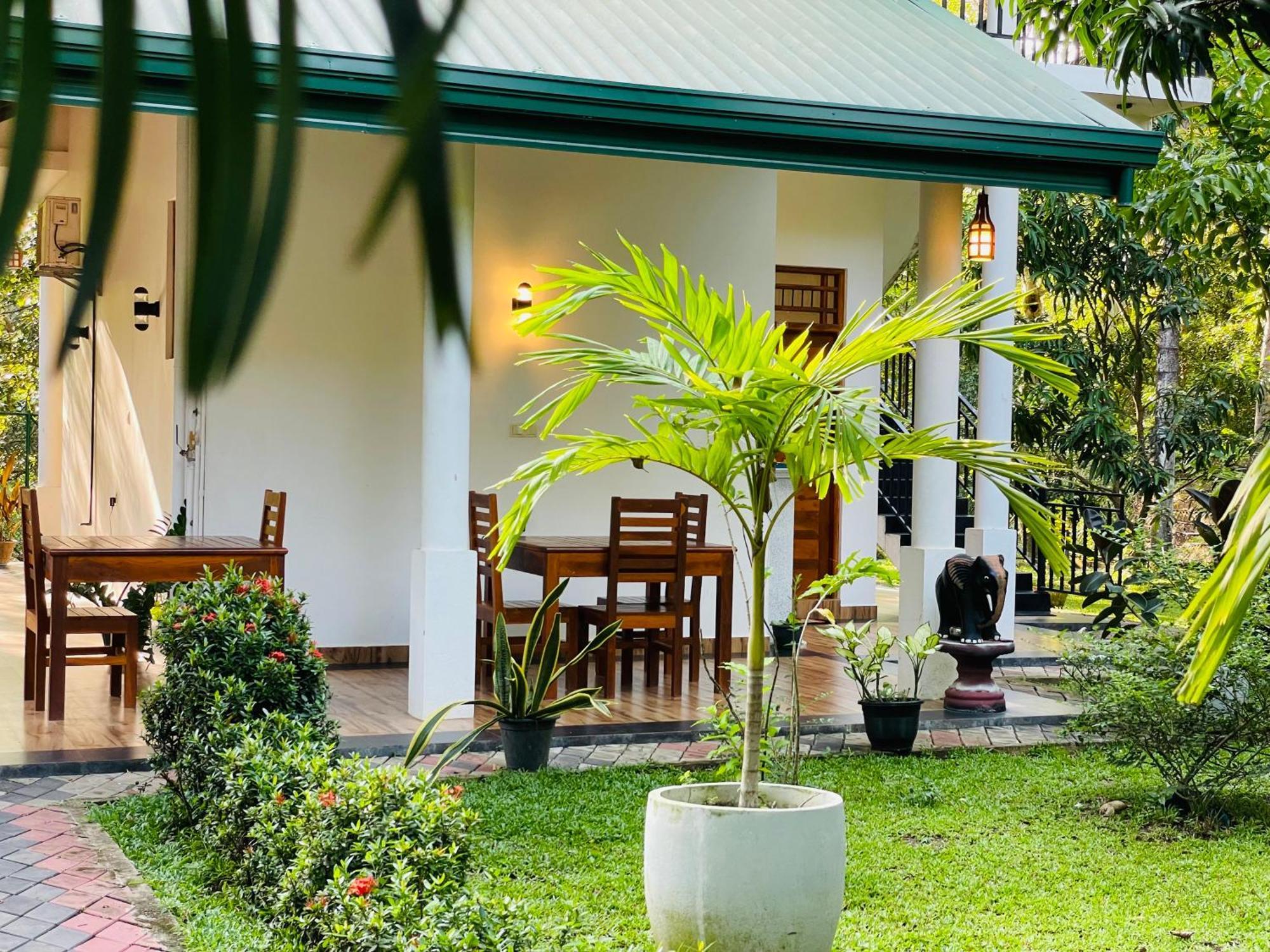 Yala Safari River View Hotel Tissamaharama Eksteriør bilde