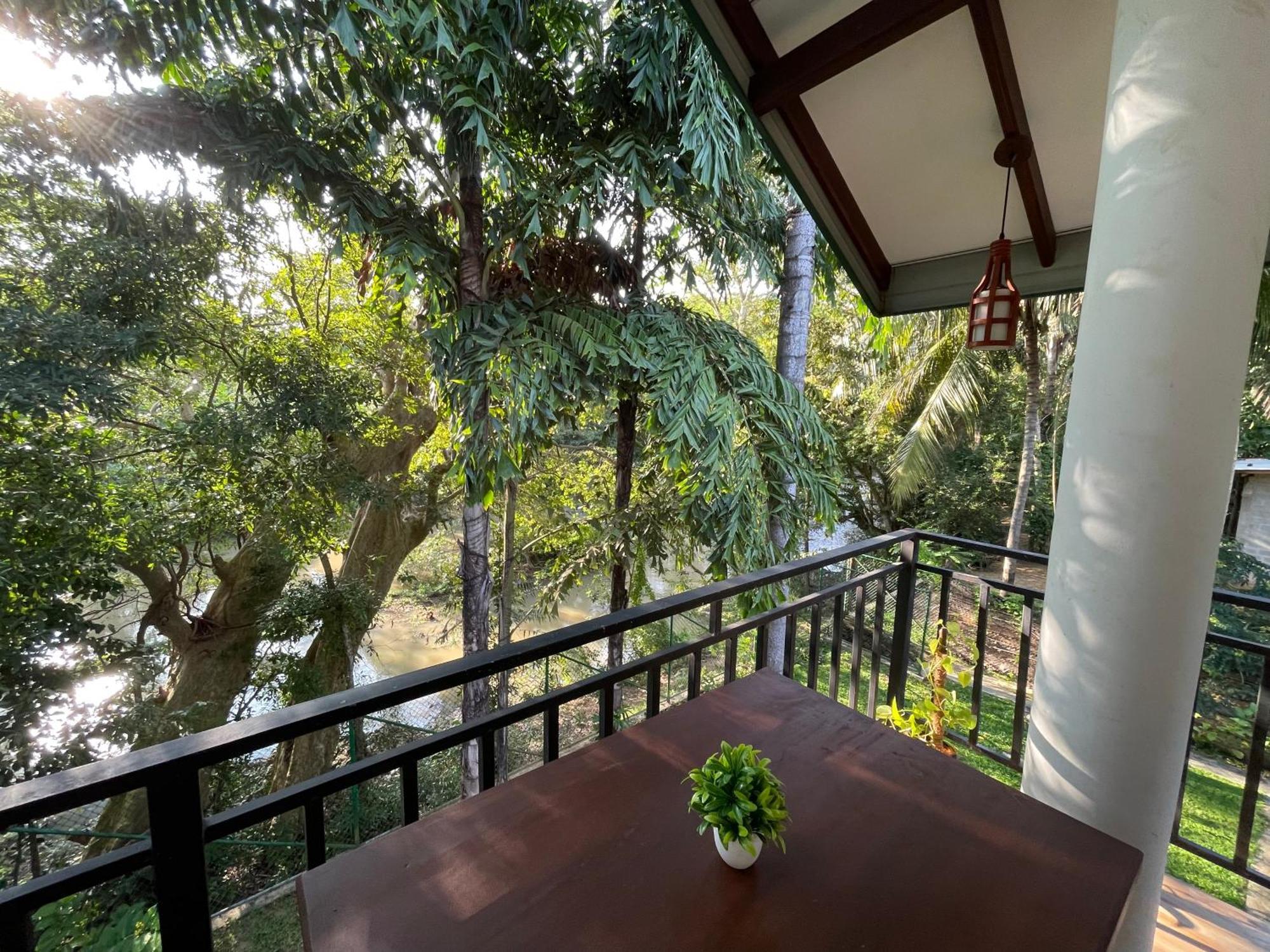 Yala Safari River View Hotel Tissamaharama Eksteriør bilde