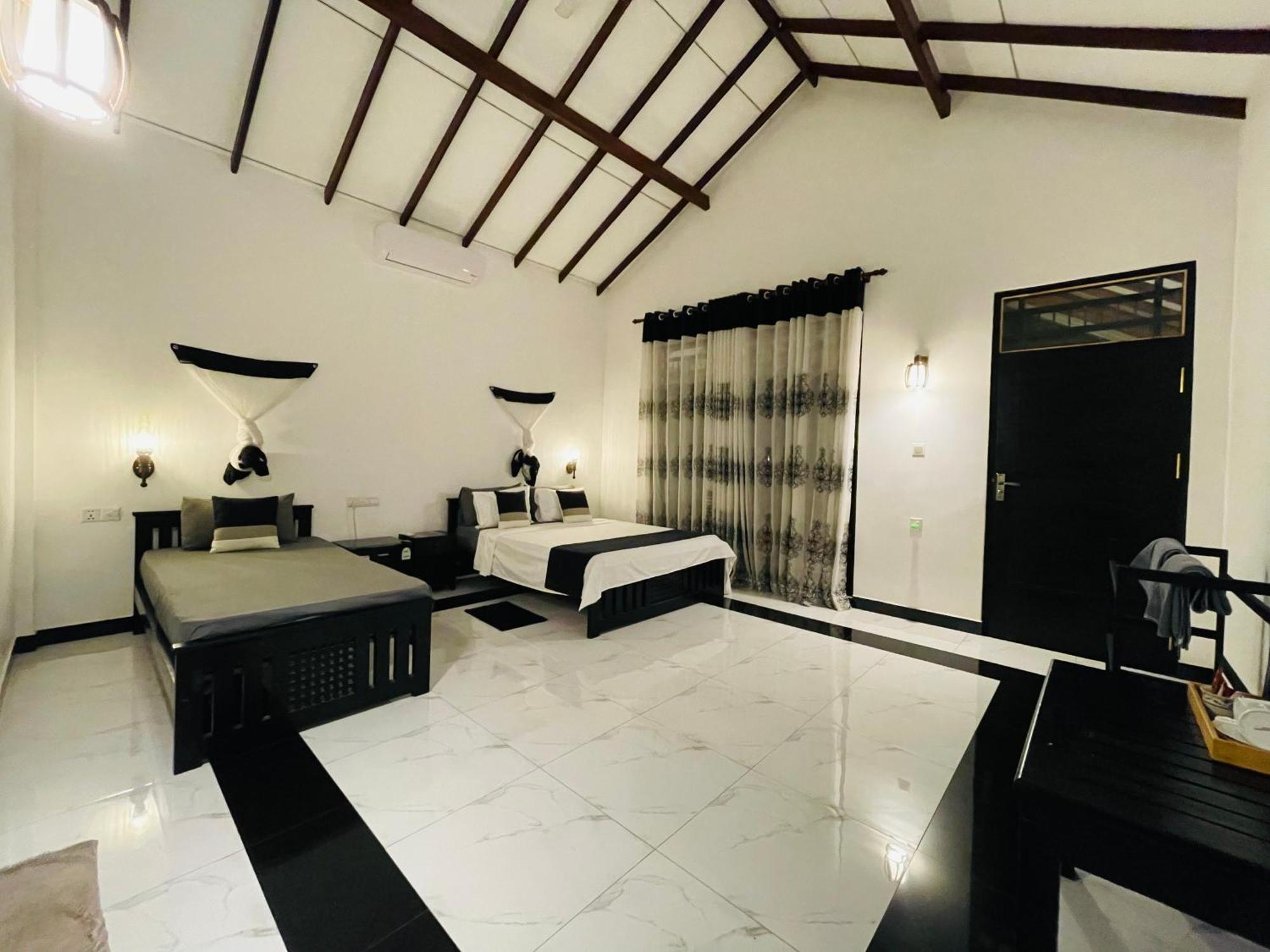 Yala Safari River View Hotel Tissamaharama Eksteriør bilde