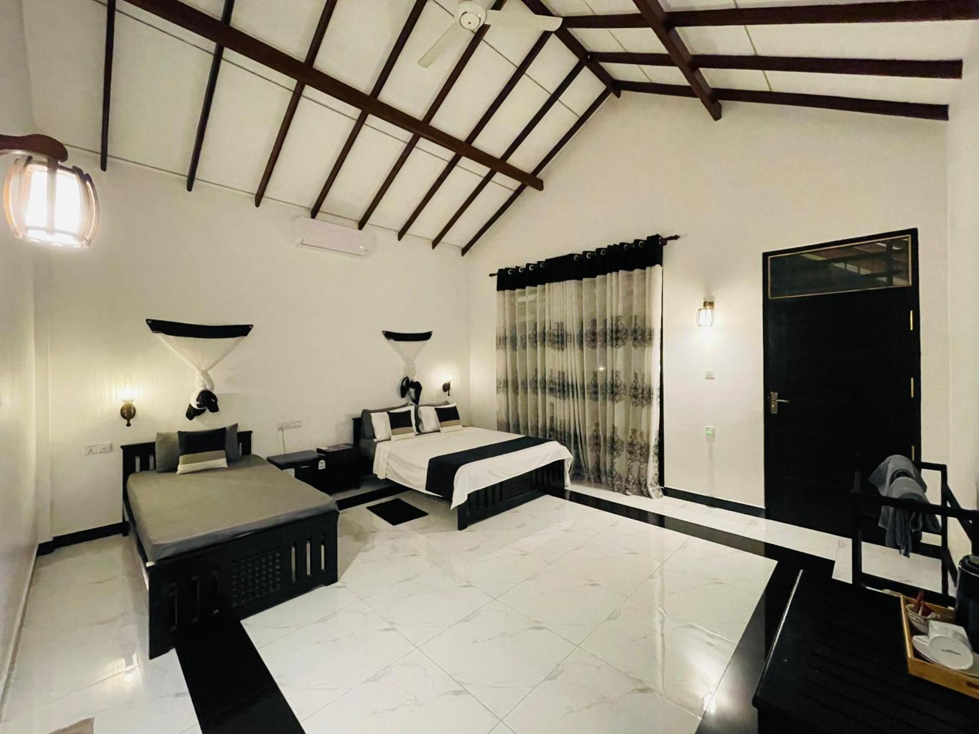 Yala Safari River View Hotel Tissamaharama Eksteriør bilde