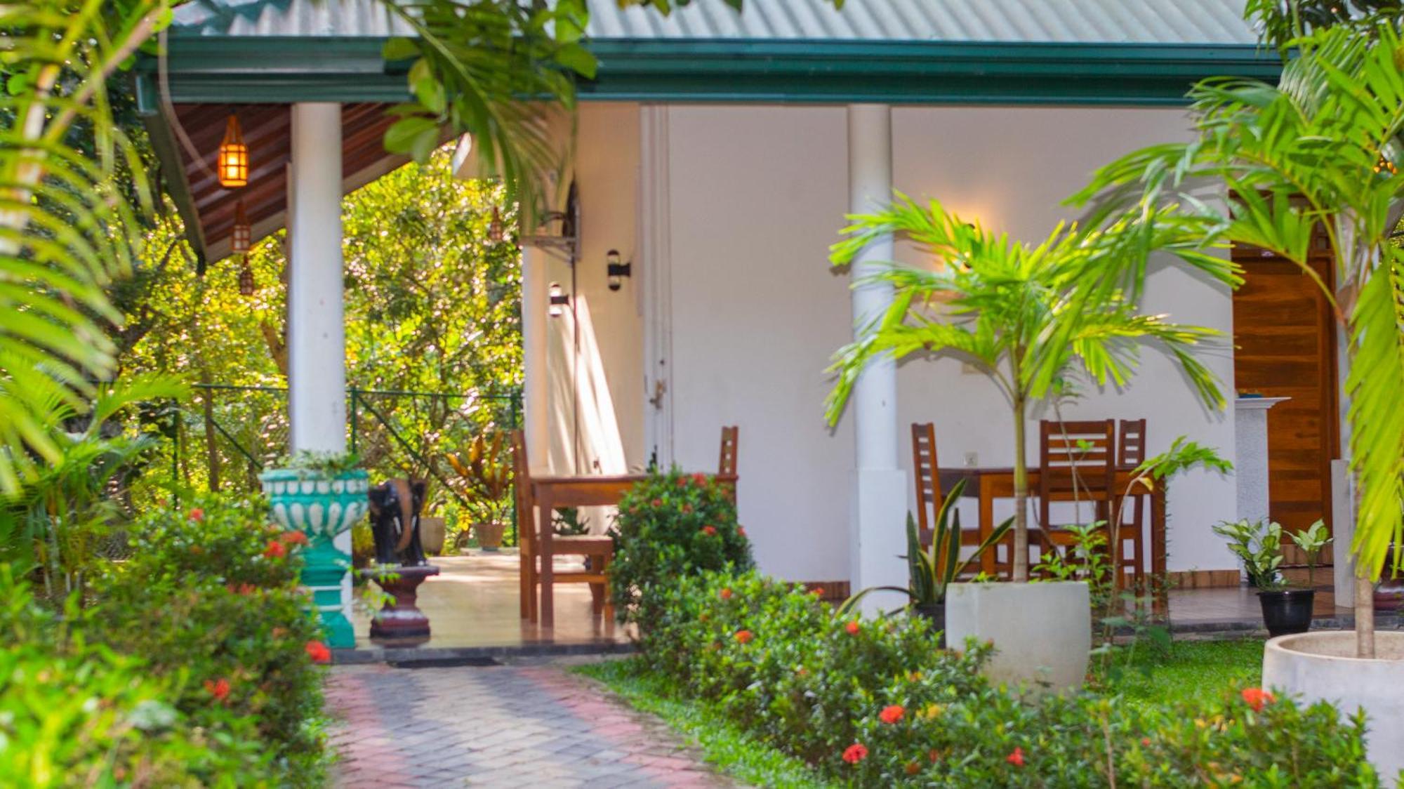Yala Safari River View Hotel Tissamaharama Eksteriør bilde